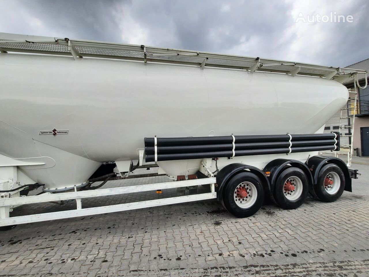 SPITZER 2445/3P kamion za prijevoz cementa