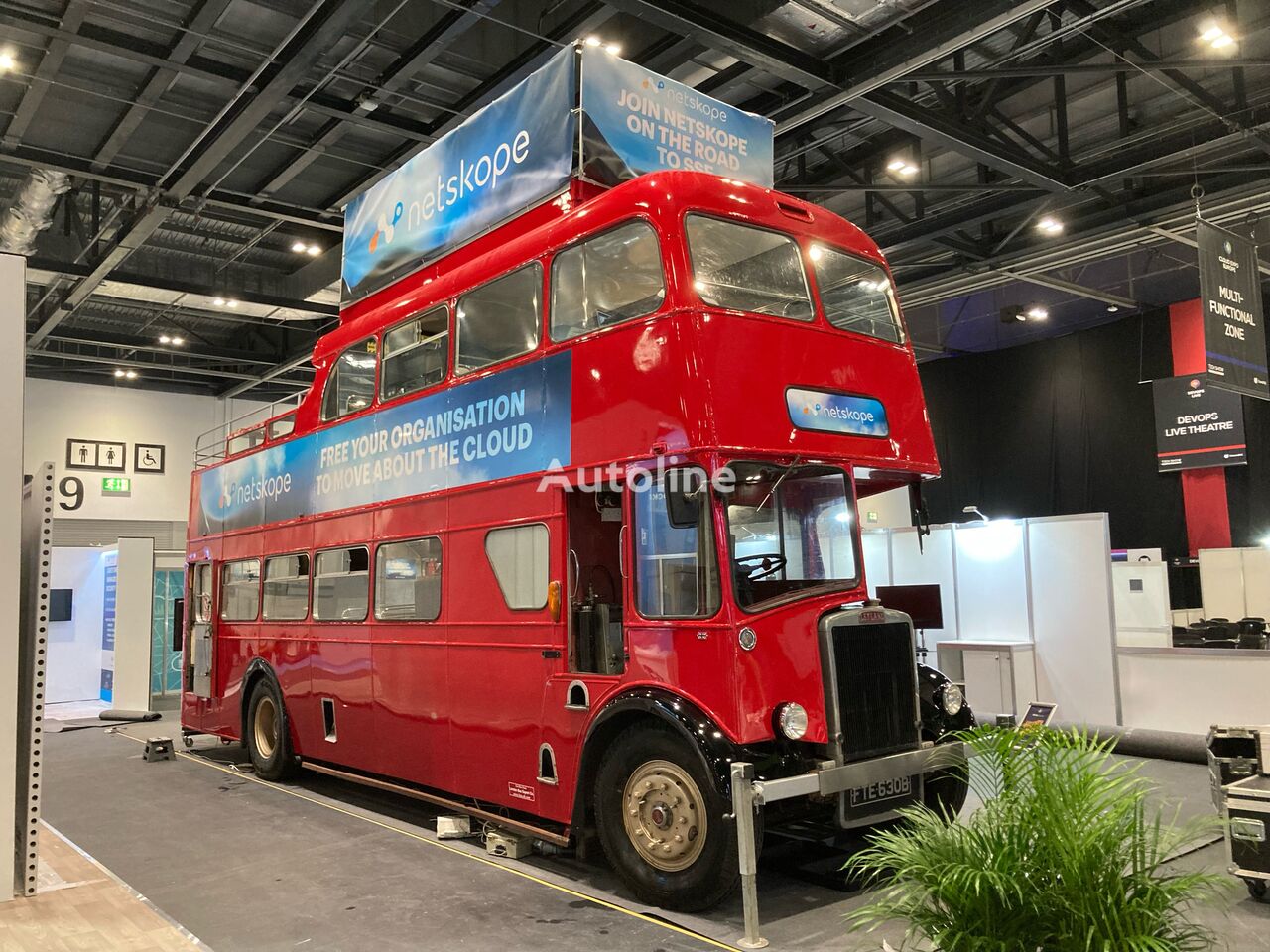Leyland PD3 British Triple-Decker Bus Promotional Exhibition  dvospratni autobus