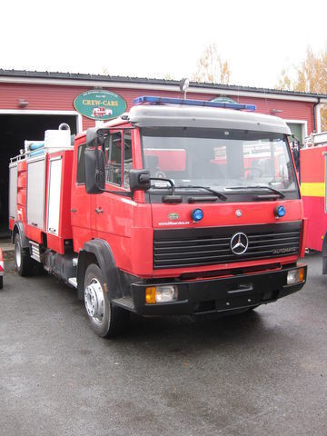 Mercedes-Benz 1320 vatrogasno vozilo